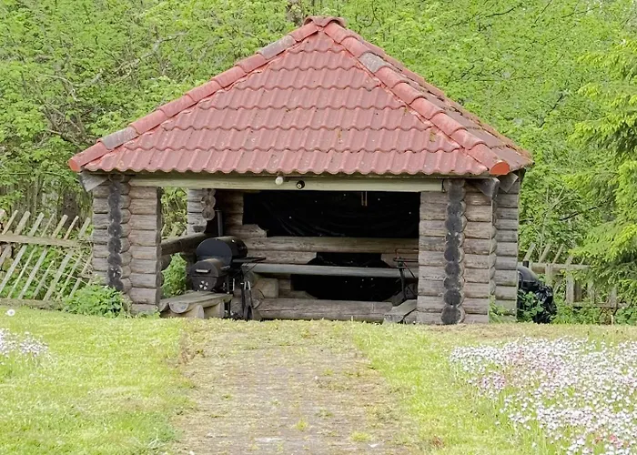 Authentic Vacation Incl Tennis Court Tuulna